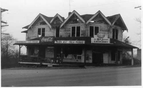 Barnes Store at South 227th and Marine View Drive